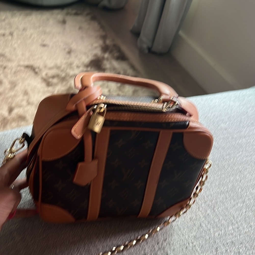 Fashionable handbag - Picture 2 of 3